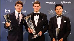 Charles Leclerc, junto a Verstappen y Pérez en la Gala de la FIA
