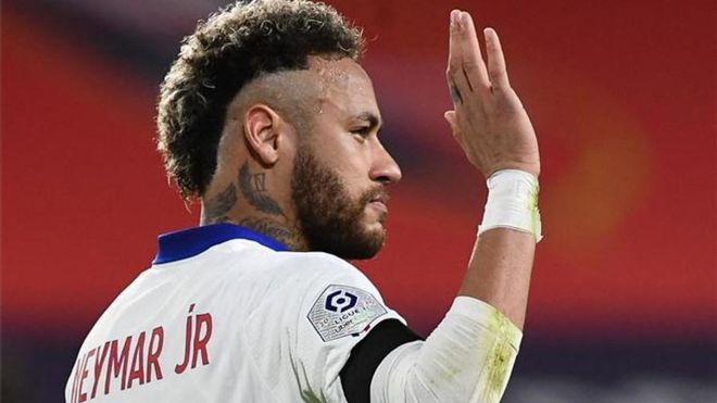 Neymar, celebrando su gol de penalti que abrió la lata en Rennes Neymar, celebrando su gol de penalti que abrió la lata en Rennes
