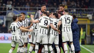 Los jugadores de la Juve celebran un gol contra el Inter