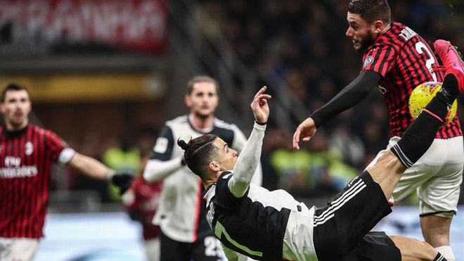 Cristiano Ronaldo, en una jugada del partido ante el Milan Cristiano Ronaldo, en una jugada del partido ante el Milan