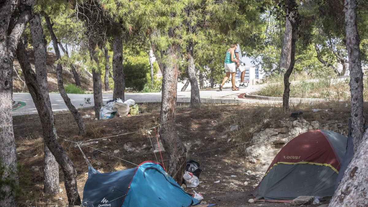 Mure un hombre apuñalado en una reyerta en Alicante