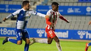 Antonio Romero, en el duelo contra el Almería Antonio Romero, en el duelo contra el Almería