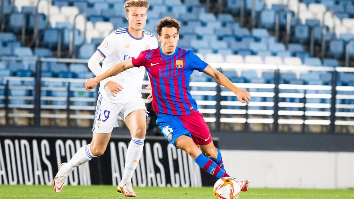 Jandro, en la imagen junto al exazulgrana Gudjohnsen, fue el motor del centro del campo azulgrana Jandro, en la imagen junto al exazulgrana Gudjohnsen, fue el motor del centro del campo azulgrana