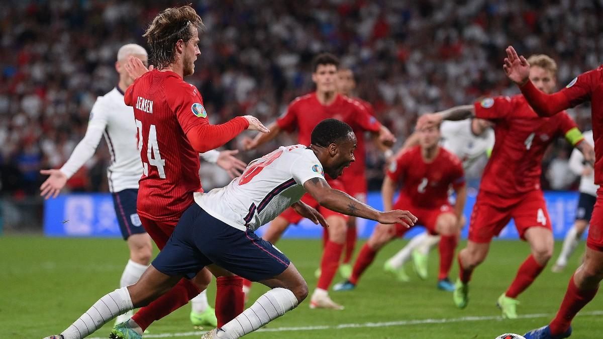 Sterling, en la acción del penalti ante Dinamarca Sterling, en la acción del penalti ante Dinamarca