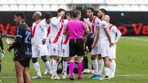 Los jugadores del Rayo cargan contra la directiva Los jugadores del Rayo cargan contra la directiva