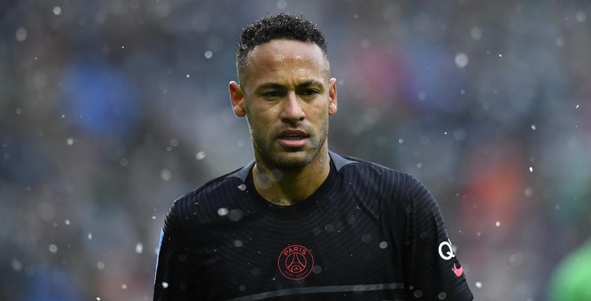 Neymar ante el Saint-Étienne