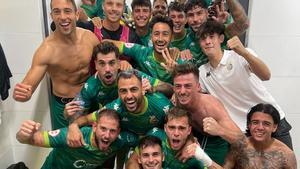 Celebración en el vestuario del Cerdanyola