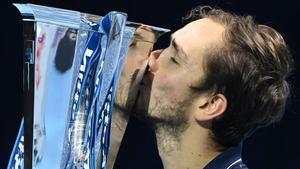 Medvedev gana a Thiem y gana las ATP Finals