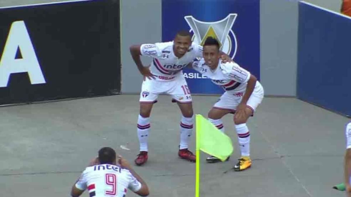 Cueva celebró el triunfo del Sao Paulo Cueva celebró el triunfo del Sao Paulo