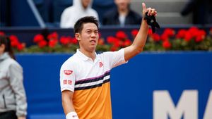 Nishikori agradece el apoyo del público Nishikori agradece el apoyo del público