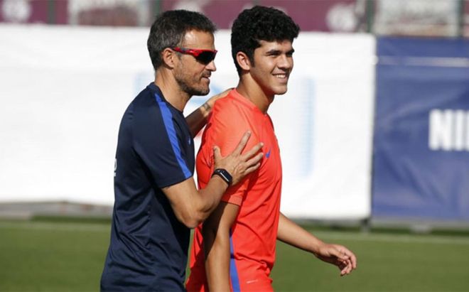 Luis Enrique, junto a Aleñá en un entrenamiento Luis Enrique, junto a Aleñá en un entrenamiento