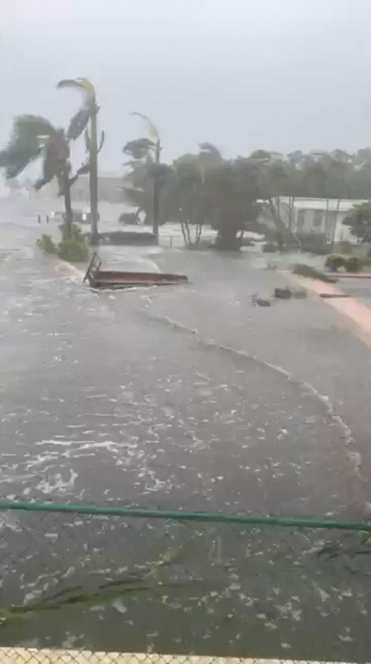 El huracán Ian golpea con fuerza Florida