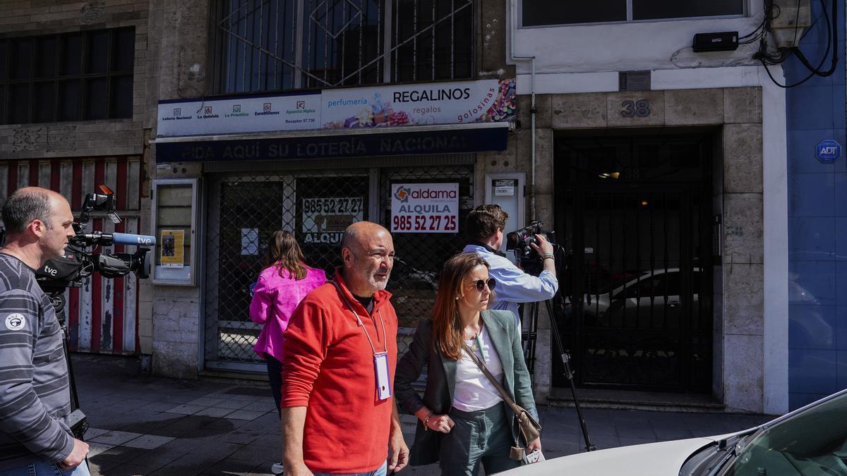 Fallece la mujer que se tiró con su hija desde una ventana en Asturias