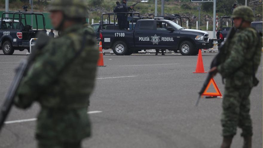 Los perturbios tras el arresto de Ovidio Guzmán dejan ya al menos dos policías muertos y 18 heridos Los perturbios tras el arresto de Ovidio Guzmán dejan ya al menos dos policías muertos y 18 heridos