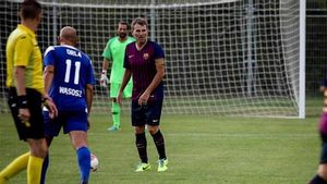 Robert participó en un acto benéfico con los veteranos del Barça Robert participó en un acto benéfico con los veteranos del Barça