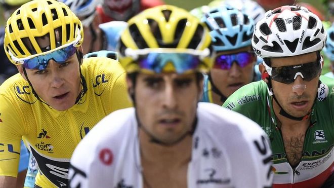 Landa, rodeado de Froome y Aru, una de las sensaciones del Tour Landa, rodeado de Froome y Aru, una de las sensaciones del Tour