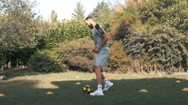 Karim Benzema se exhibió con el balón de la Juventus Karim Benzema se exhibió con el balón de la Juventus
