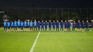 Jugadores y técnicos guardaron un minuto de silencio Jugadores y técnicos guardaron un minuto de silencio