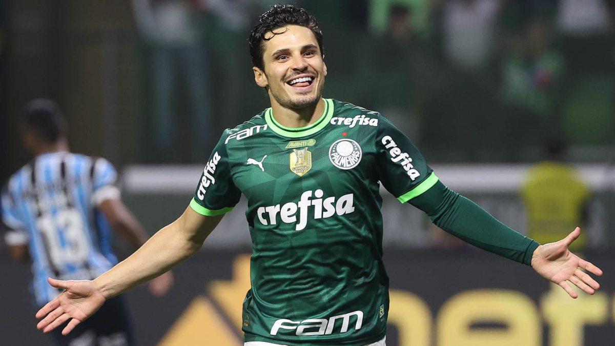 Palmeiras midfielder Raphael Veiga a 'low cost' option for Barcelona