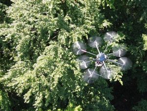 Un dron inteligente encuentra personas desaparecidas en la naturaleza Un dron inteligente encuentra personas desaparecidas en la naturaleza