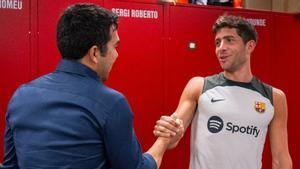 Así ha sido la bienvenida de la plantilla del Barça a Deco Así ha sido la bienvenida de la plantilla del Barça a Deco