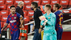 Messi y Sarabia, durante un descanso Messi y Sarabia, durante un descanso
