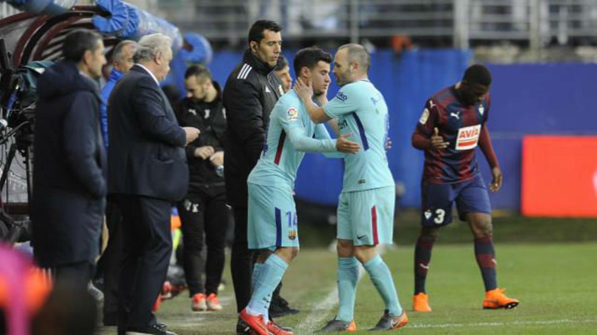LALIGA | Eibar - FC Barcelona (0-2): La ovación a Iniesta