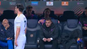 FC Barcelona - Nápoles | La reacción de Frenkie de Jong cuando fue sustituido