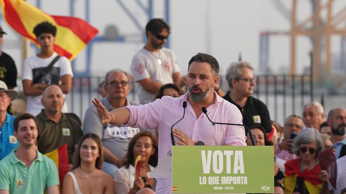 Abascal acusa al PP de querer derogar el sanchismo pactando con Sánchez Abascal acusa al PP de querer derogar el sanchismo pactando con Sánchez