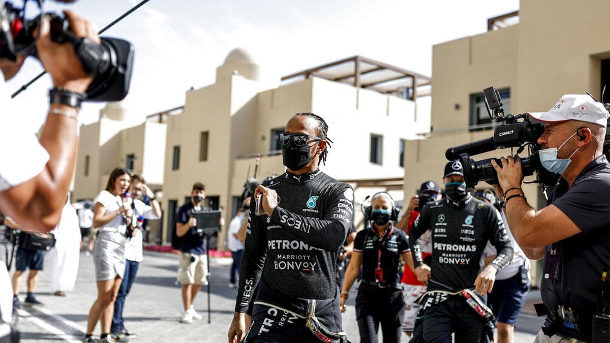 Hamilton acapara la atención en Abu Dhabi