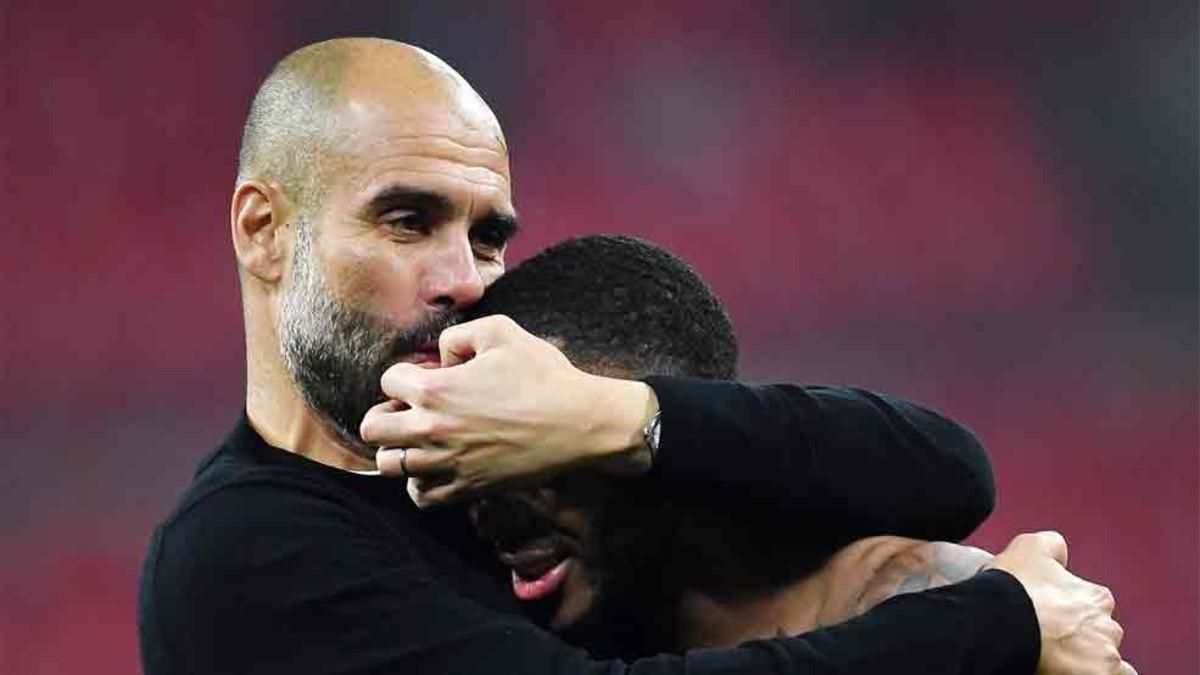 Guardiola felicitó a Sterling Guardiola felicitó a Sterling