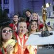 La selección española femenina entrega el Mundial a la afición de Madrid