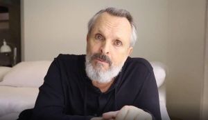 José Sacristán, en contra de Miguel Bosé: su negacionismo es una necedad homicida José Sacristán, en contra de Miguel Bosé: su negacionismo es una necedad homicida