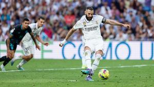 Real Madrid - Almería | El gol de penalti de Benzema