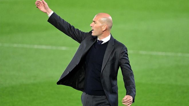 Zidane durante el duelo ante Osasuna Zidane durante el duelo ante Osasuna
