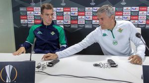 Lo Celso y Setién, en una rueda de prensa con el Betis Lo Celso y Setién, en una rueda de prensa con el Betis