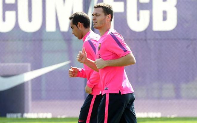 Bravo y Vermaelen, para la UEFA, no son campeones de la Champions League por no haber jugado ni un minuto en el torneo Bravo y Vermaelen, para la UEFA, no son campeones de la Champions League por no haber jugado ni un minuto en el torneo