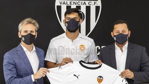 El Valencia confirma cesión del paraguayo Alderete con una opción de compra