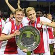 De Jong y Van de Beek celebran un título con el Ajax
