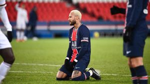 Neymar se lamenta tras una ocasión fallada ante el Girondins Neymar se lamenta tras una ocasión fallada ante el Girondins