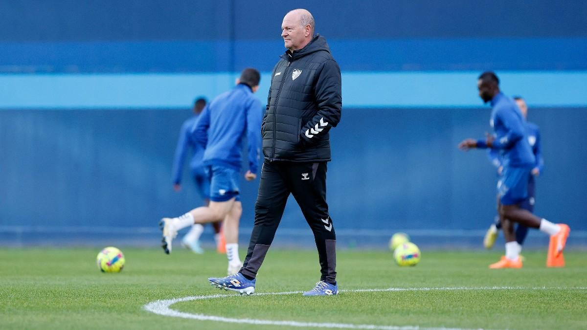 Pepe Mel deja de ser entrenador del Málaga Pepe Mel deja de ser entrenador del Málaga