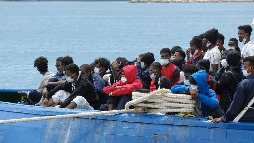 La politica di immigrazione dell’Italia è naufragata dopo l’arrivo di oltre 100.000 migranti in sette mesi