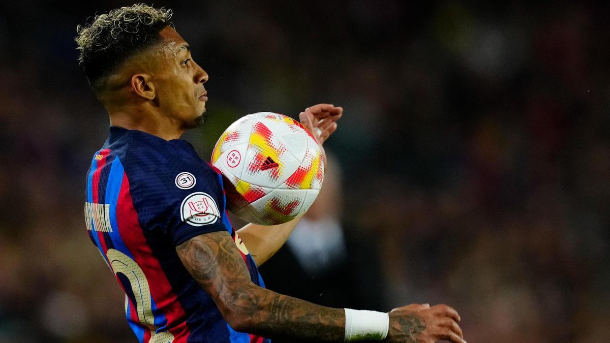 Clásico FC Barcelona-Real Madrid | A un Raphinha desacertado no le bastó con la ambición