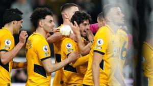 Trincao celebra su primer gol en la Premier contra el Wolverhampton