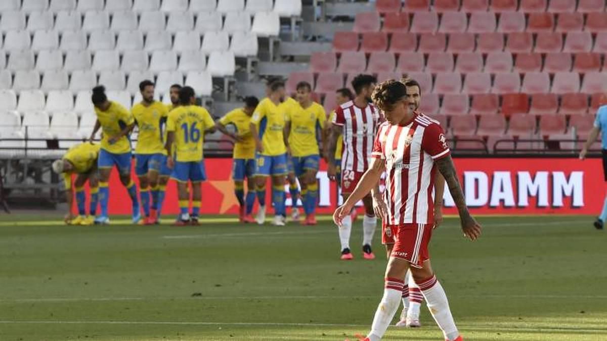 Luego de un empate y una derrota, el Almería no ha podido hacerse con el liderato de la tabla Luego de un empate y una derrota, el Almería no ha podido hacerse con el liderato de la tabla