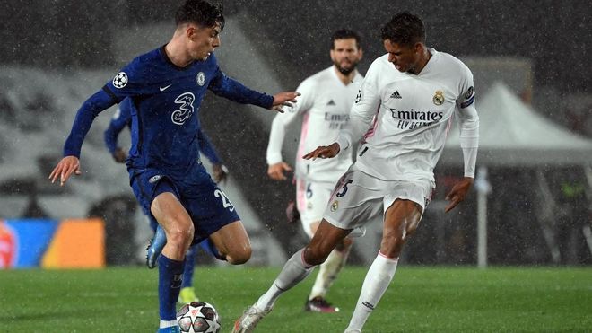 Varane, durante una acción del duelo contra el Chelsea Varane, durante una acción del duelo contra el Chelsea