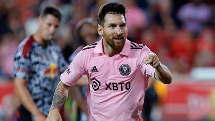 Messi celebra tras marcar su primer gol en la MLS el día de su debut en la competición