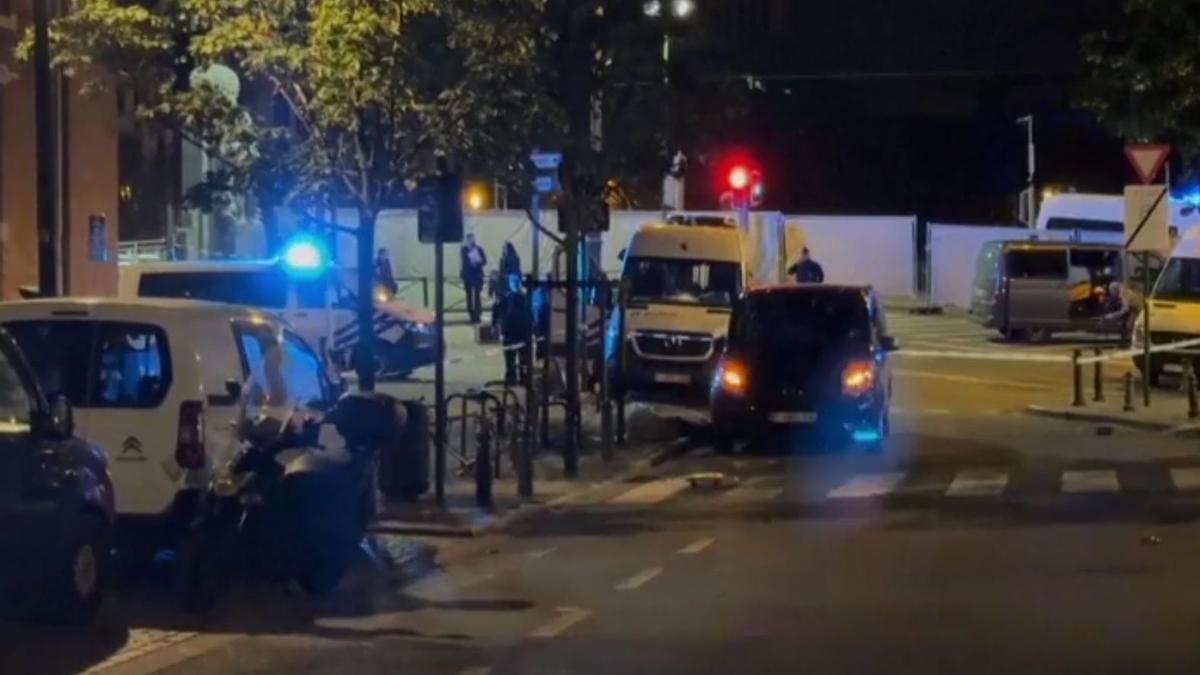 Atentado Bruselas | Al menos dos muertos por disparos con un fusil en la previa del Bélgica