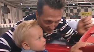 Michael Schumacher, en el karting, con su hijo Mick