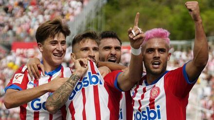 Portu celebra con sus compañeros el gol de la victoria ante Las Palmas
